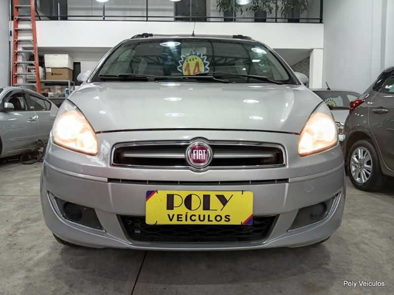 POLY VEÍCULOS